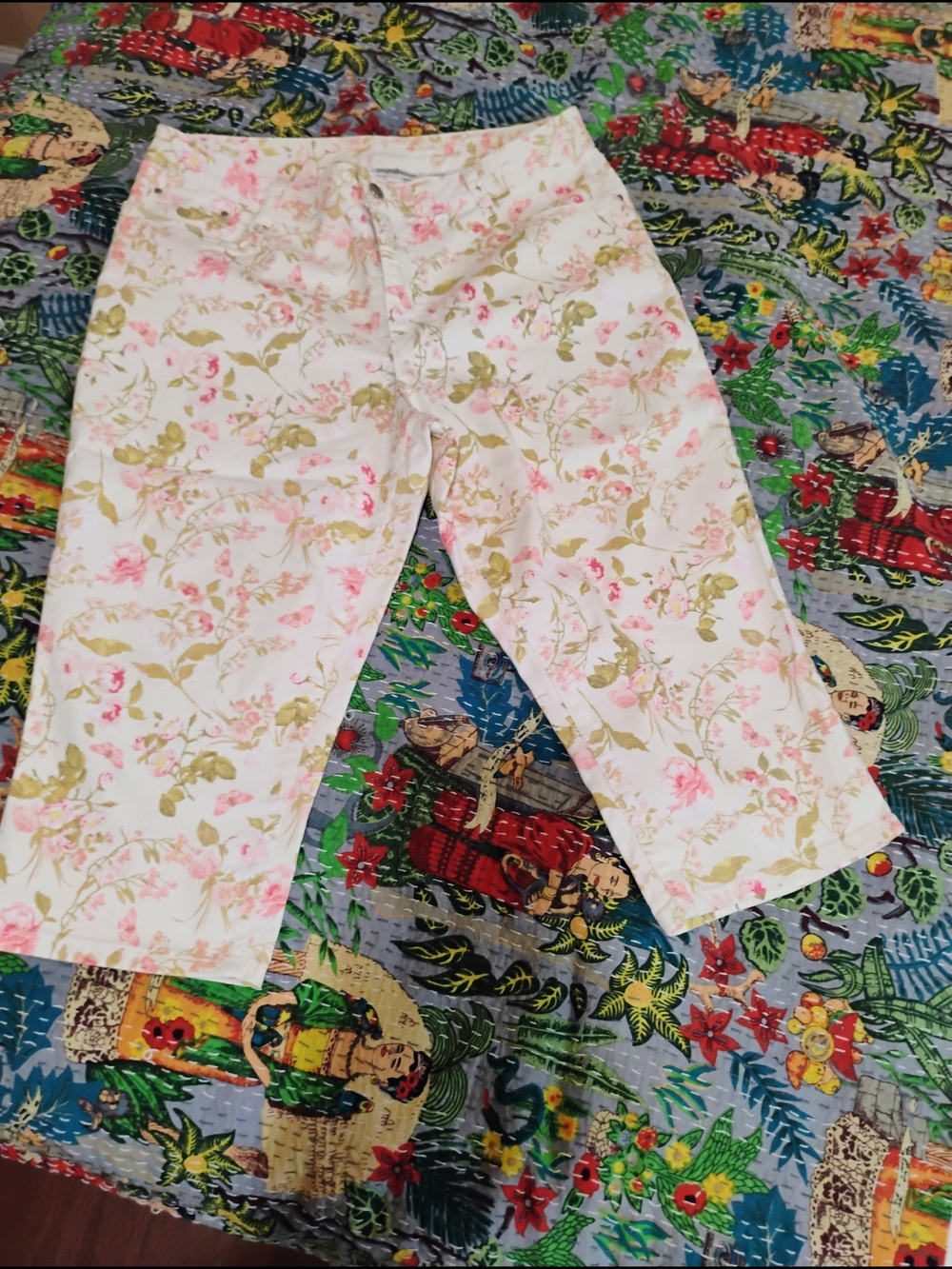 croft & barrow Floral Capris in Pink and Green